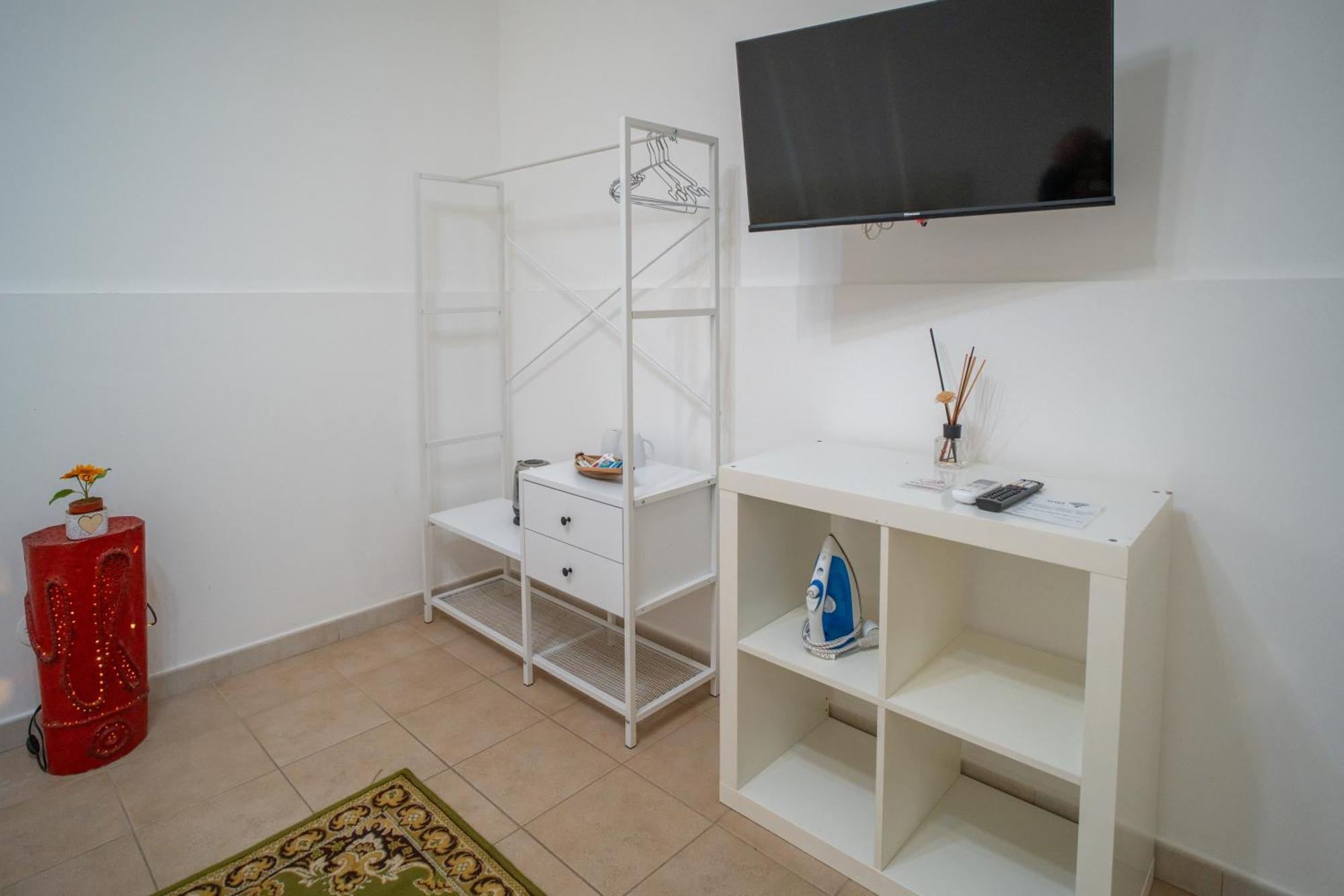 Whitehouse Bed & Breakfast Лече Екстериор снимка