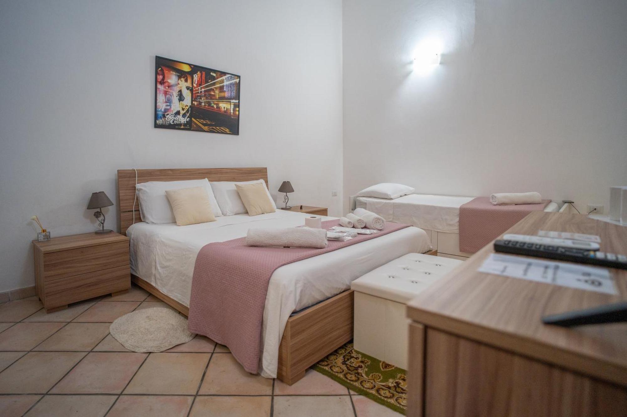Whitehouse Bed & Breakfast Лече Екстериор снимка