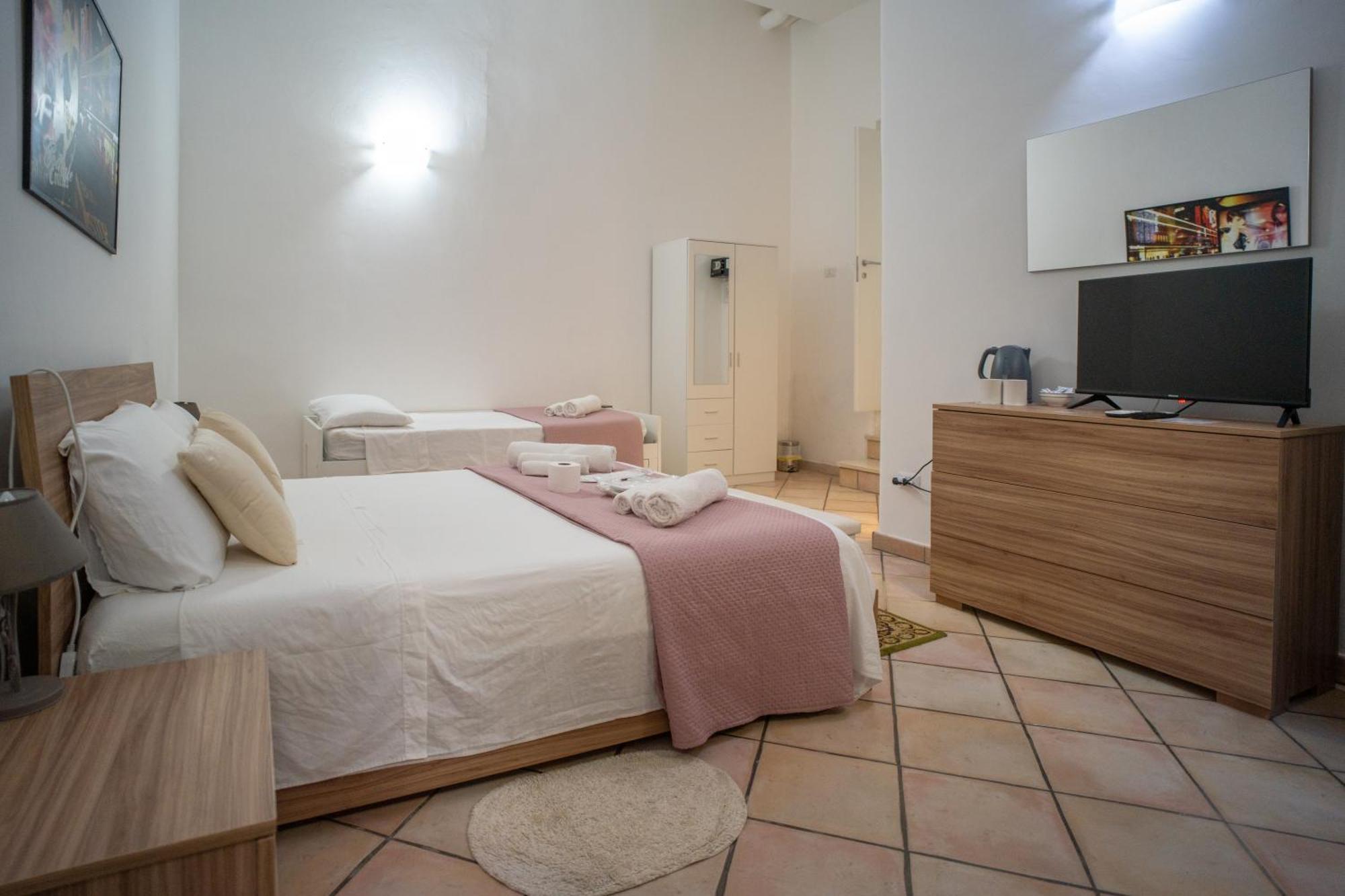 Whitehouse Bed & Breakfast Лече Екстериор снимка