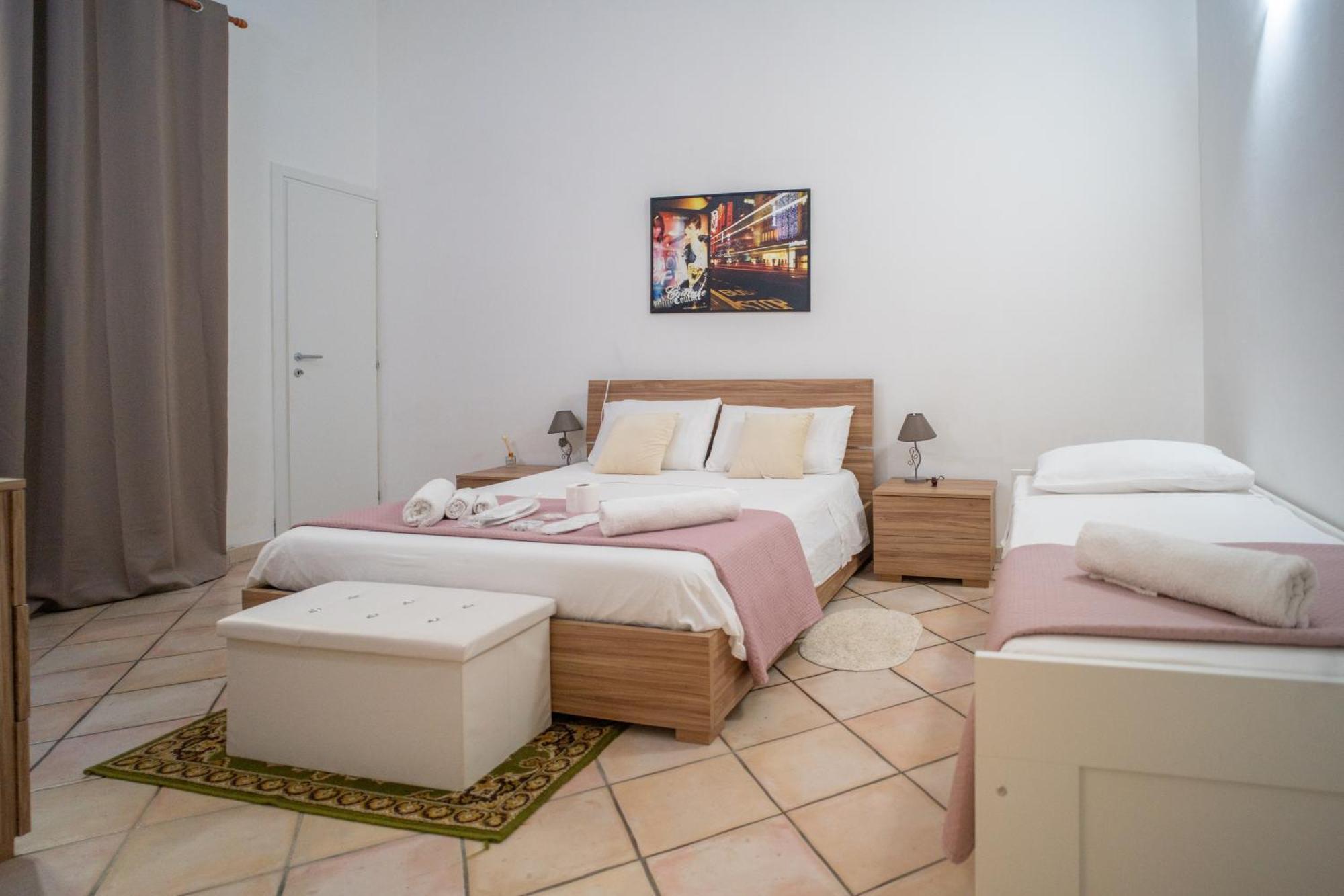 Whitehouse Bed & Breakfast Лече Екстериор снимка