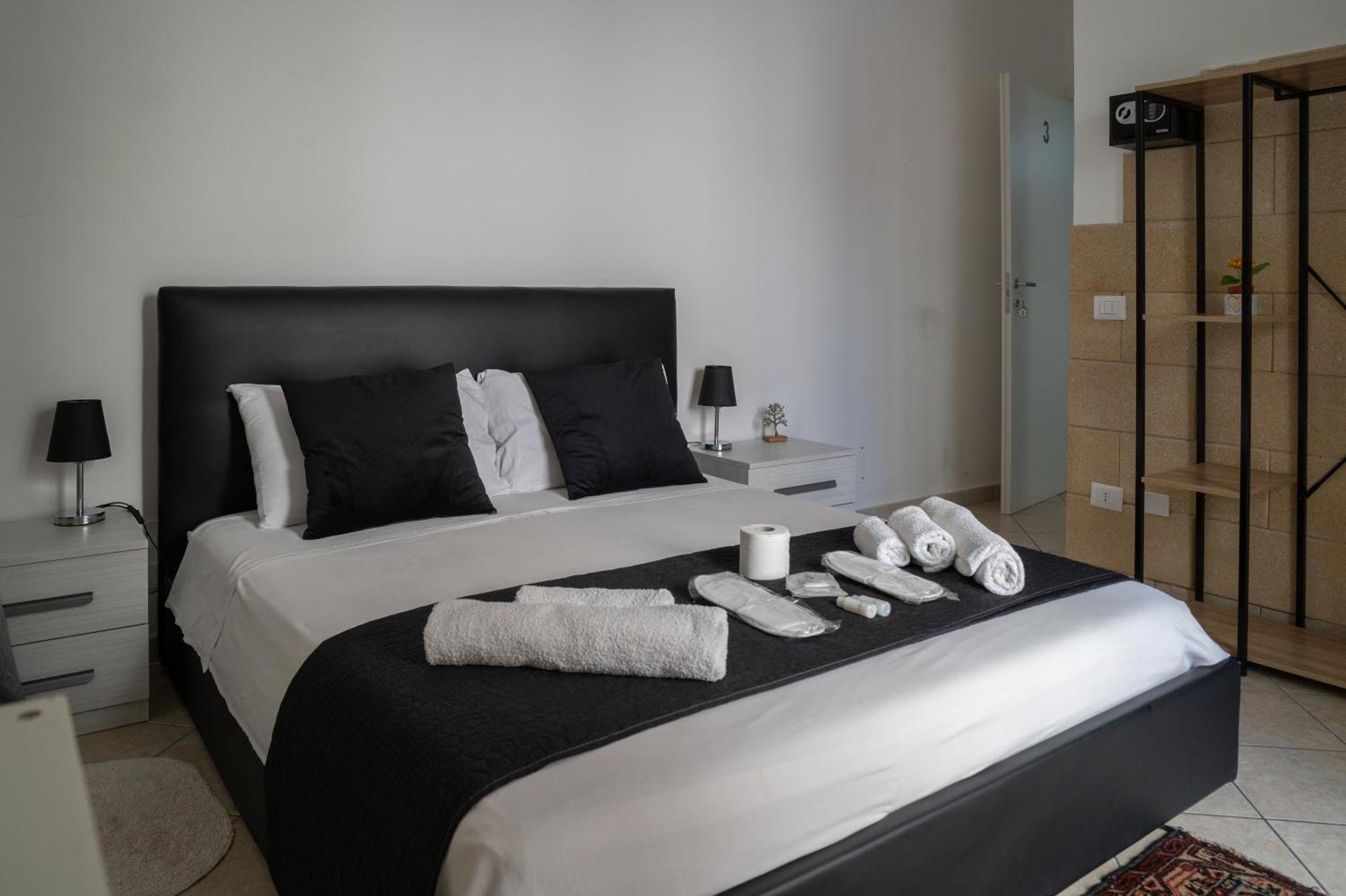 Whitehouse Bed & Breakfast Лече Екстериор снимка