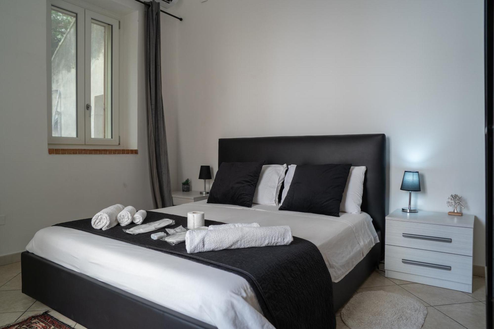 Whitehouse Bed & Breakfast Лече Екстериор снимка