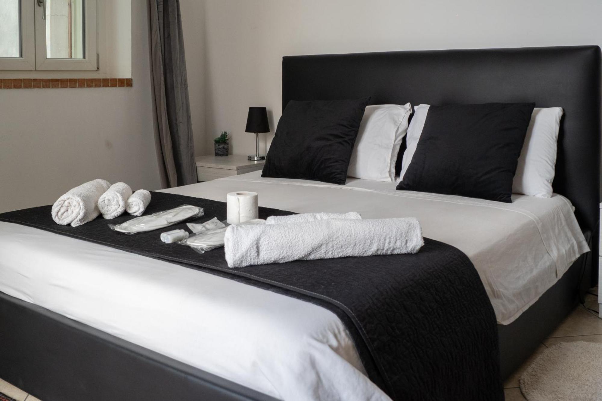 Whitehouse Bed & Breakfast Лече Екстериор снимка
